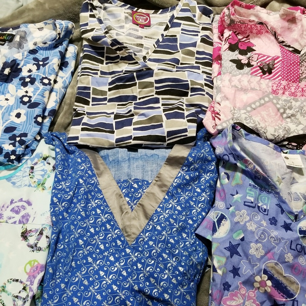 LG/XL scrubs lot